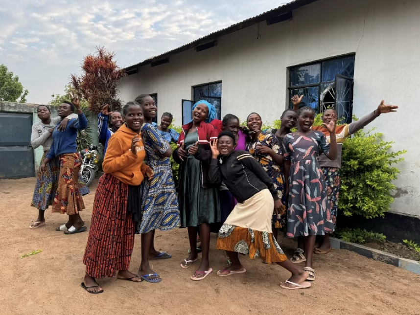 Glückliche Mädchen in Tansania